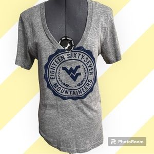 NWOT WVU West Virginia University women’s v-neck t-shirt